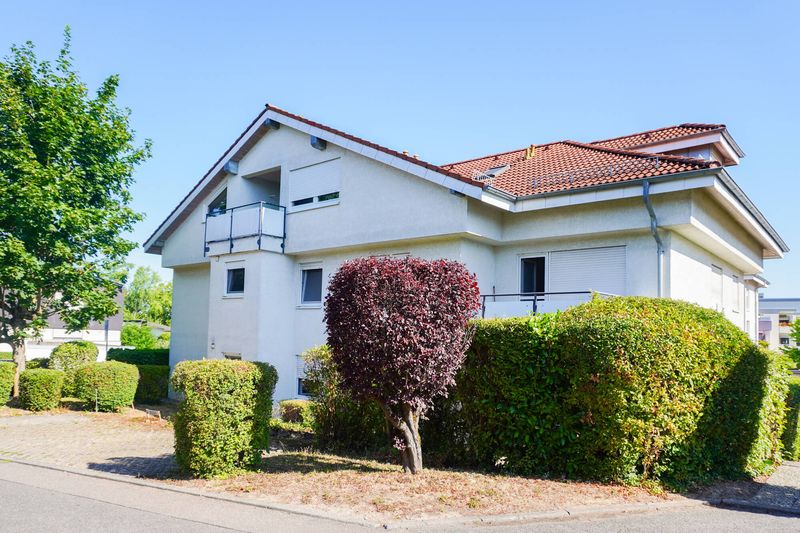 Attraktive 2-Zimmer-Dachgeschosswohnung mit Balkon und Stellplatz in begehrter Lage von Leingarten